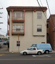 350 Taraval St in San Francisco, CA - Foto de edificio - Building Photo