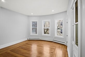 84 Fellsway E, Unit 2 in Malden, MA - Building Photo - Building Photo