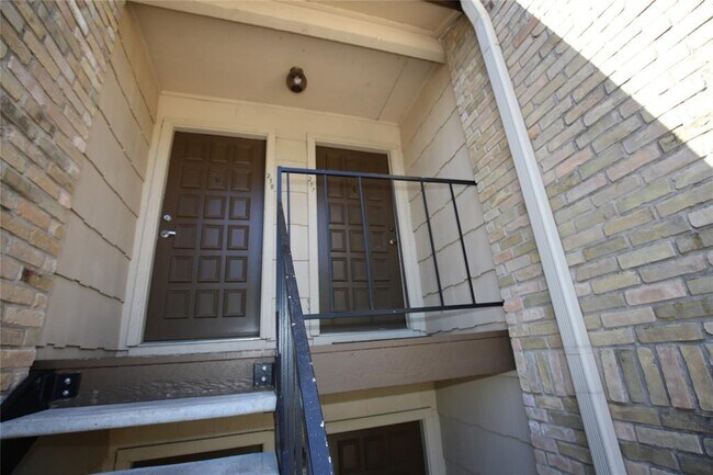 8210 Bent Tree Rd in Austin, TX - Building Photo - Building Photo