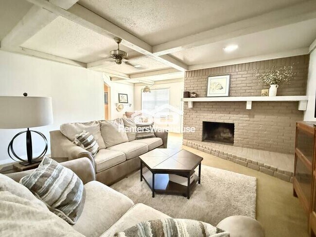 2601 Monterrey St in Arlington, TX - Building Photo - Building Photo