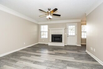 186 Elm St in La Vergne, TN - Building Photo - Building Photo