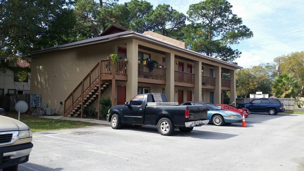 Moates Apartments in Panama City, FL - Building Photo