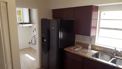 7111 N 9th St in Tampa, FL - Building Photo - Building Photo