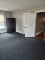 18 Bay State Rd in Pittsfield, MA - Building Photo
