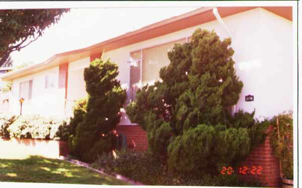 2106-2108 Clarice Ln in Burlingame, CA - Building Photo