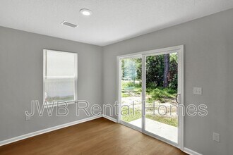 2208 Spires Ave in Jacksonville, FL - Building Photo - Building Photo