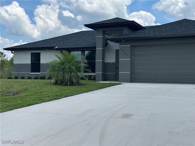 2701 40th St W in Lehigh Acres, FL - Building Photo - Building Photo