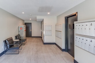 Garrison Place in Chilliwack, BC - Building Photo - Lobby
