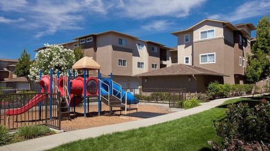 Park Sierra in Dublin, CA - Building Photo - Building Photo