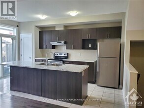 948 Kilbirnie Dr in Ottawa, ON - Building Photo - Building Photo
