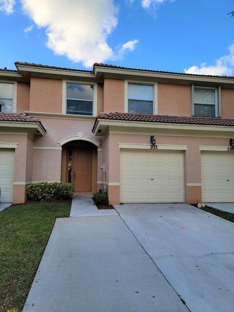 233 River Bluff Ln