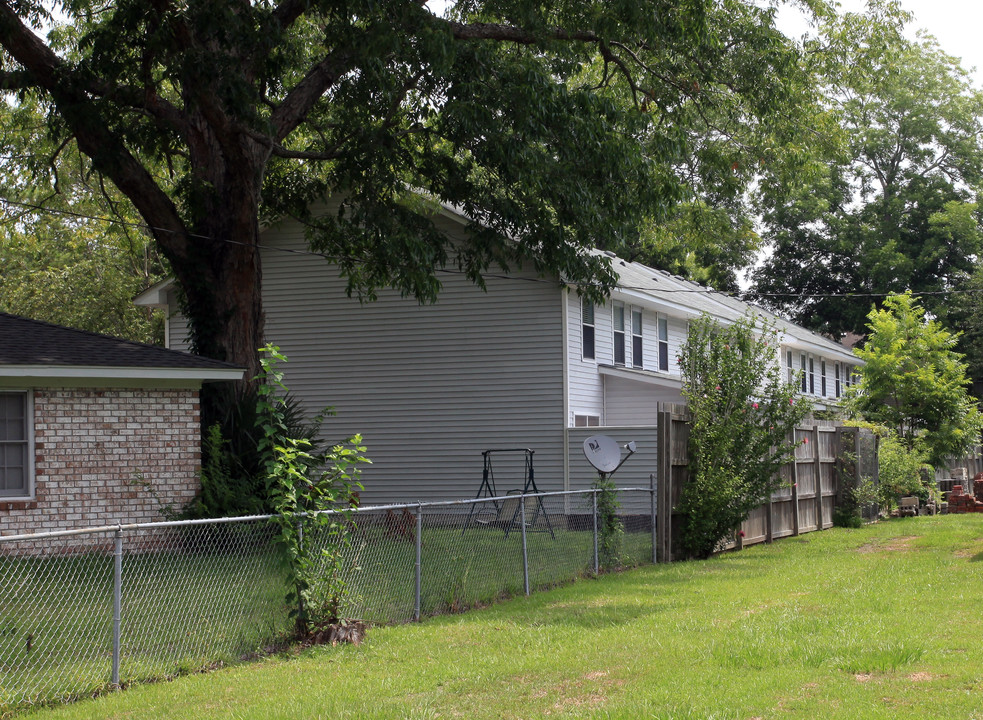 Pecan Grove Apartments in Charleston, SC - Building Photo