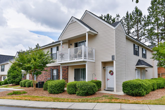 Talbert Woods Apartments and Townhomes in Mooresville, NC - Building Photo - Building Photo