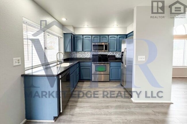 property at 906 E Annette Dr