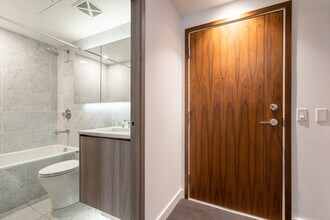 3 Concord Cityplace Wy in Toronto, ON - Building Photo - Building Photo