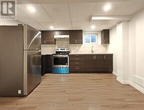 10 Whitehorn Crescent in Toronto, ON - Building Photo - Building Photo