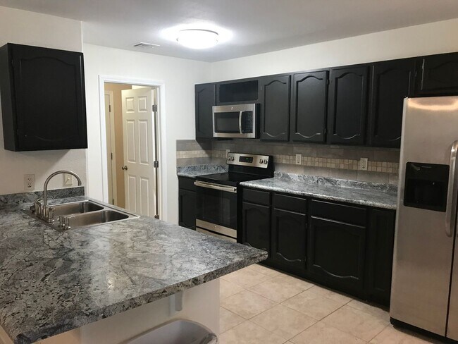 15203 Beavers Run in San Antonio, TX - Building Photo - Building Photo