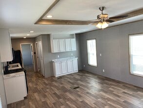 2101 SW 38th St in Lawton, OK - Building Photo - Building Photo