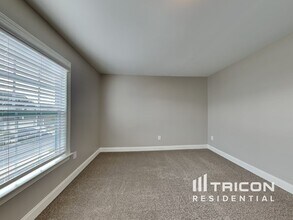 117 W Falcon Ct in Clayton, NC - Foto de edificio - Building Photo