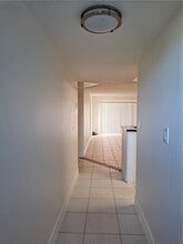 8040 N Colony Cir in Tamarac, FL - Building Photo - Building Photo