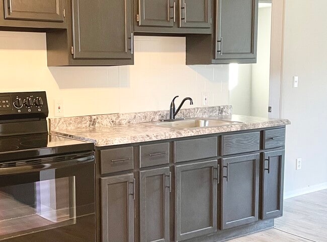 36155 Theresa St, Unit 36155
