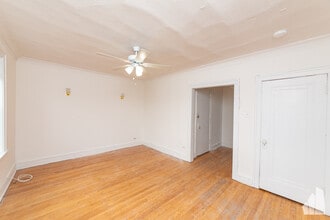 4414 N Whipple St, Unit 14-2N in Chicago, IL - Building Photo - Building Photo