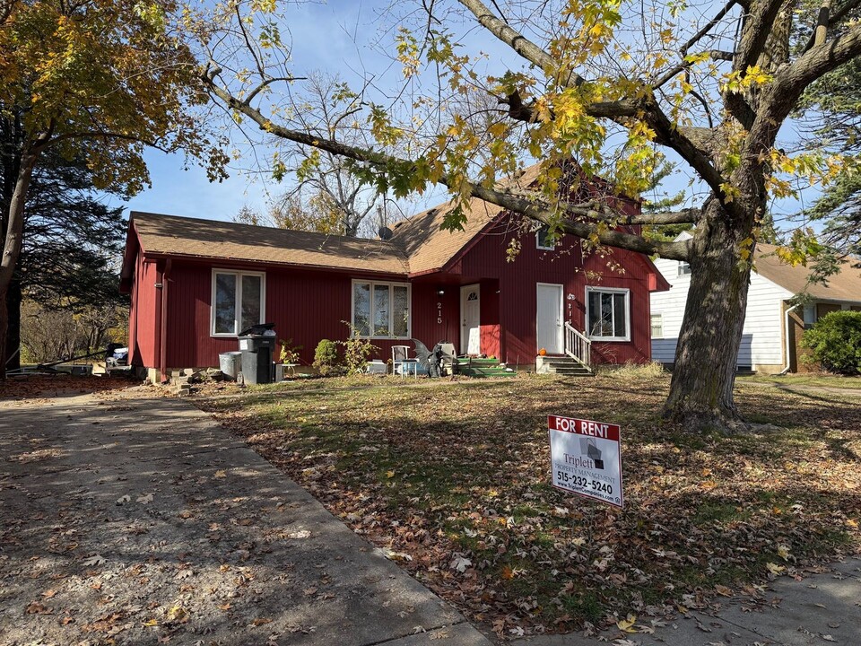 215 Beedle Dr in Ames, IA - Building Photo