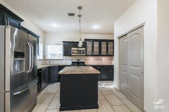 3204 Merry Mdw in El Paso, TX - Building Photo - Building Photo