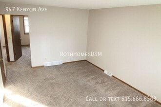 947 Kenyon Ave in Des Moines, IA - Building Photo - Building Photo