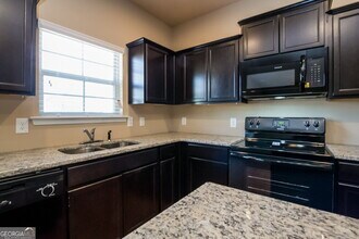 111 Howard Ave in Cartersville, GA - Building Photo - Building Photo