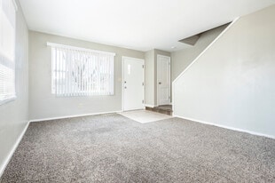 Eagle Point Townhomes in Dubuque, IA - Building Photo