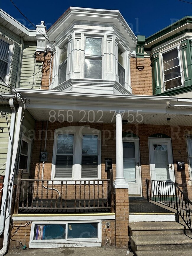 property at 123 S Filmore St