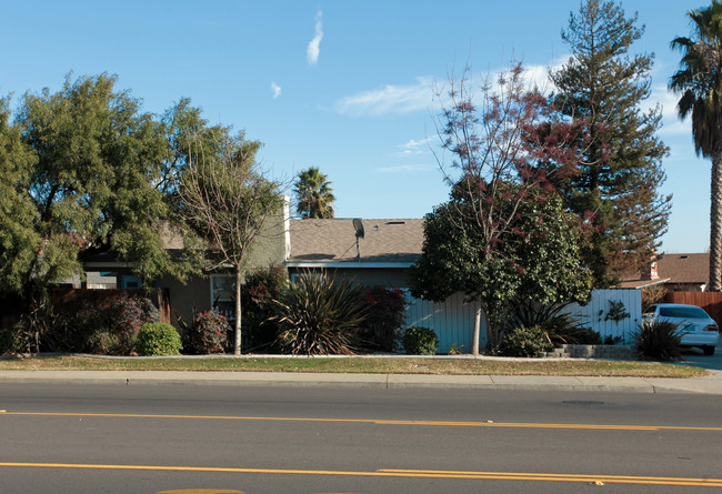 1600-1602 Central Ave in Ceres, CA - Foto de edificio - Building Photo