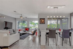 6751 Boca Pines Trail in Boca Raton, FL - Building Photo