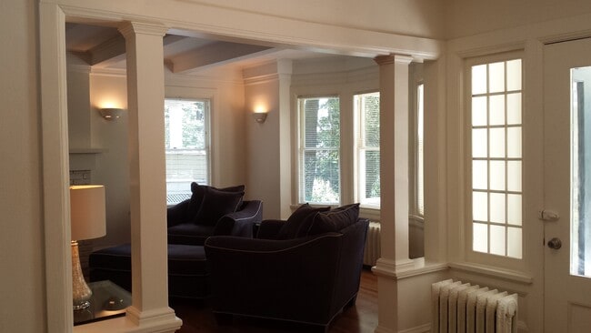 115 Dewitt Pl