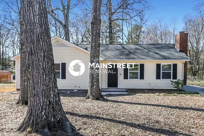 8205 Beacon Hills Rd in Indian Trail, NC - Building Photo