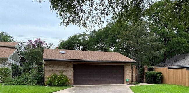 7922 Ridgeline N in Austin, TX - Foto de edificio - Building Photo