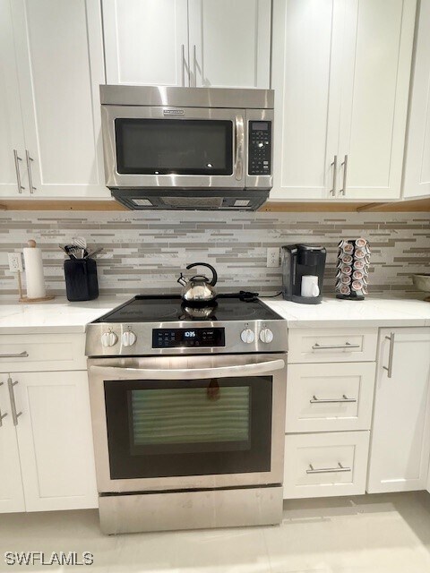 7056 Pelican Bay Blvd in Naples, FL - Building Photo