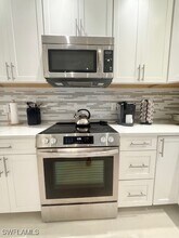 7056 Pelican Bay Blvd in Naples, FL - Building Photo - Building Photo