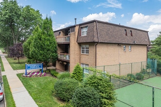 Woodbridge Terrace in Woodbridge, NJ - Building Photo - Building Photo