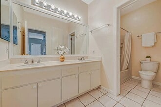 980 Lake Isabella Way in San Jose, CA - Building Photo - Building Photo