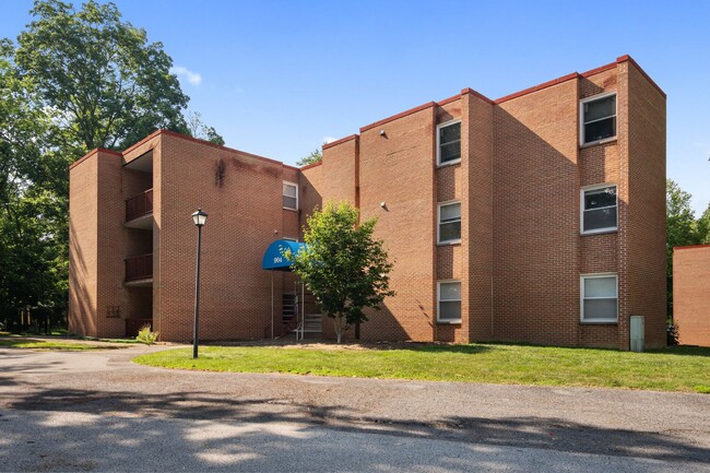 property at 904 Brightwood Manor Dr