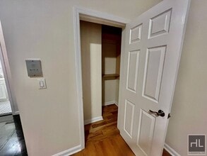 WEST 55 STREET, Unit 4A in New York, NY - Building Photo - Building Photo