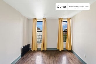 Private bedroom in 2 bed/1 bath Home in New York, NY - Building Photo - Building Photo
