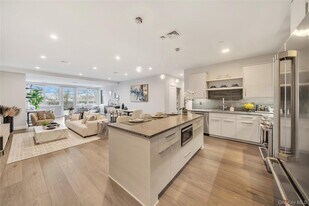 101 Searing Ave in Mineola, NY - Building Photo