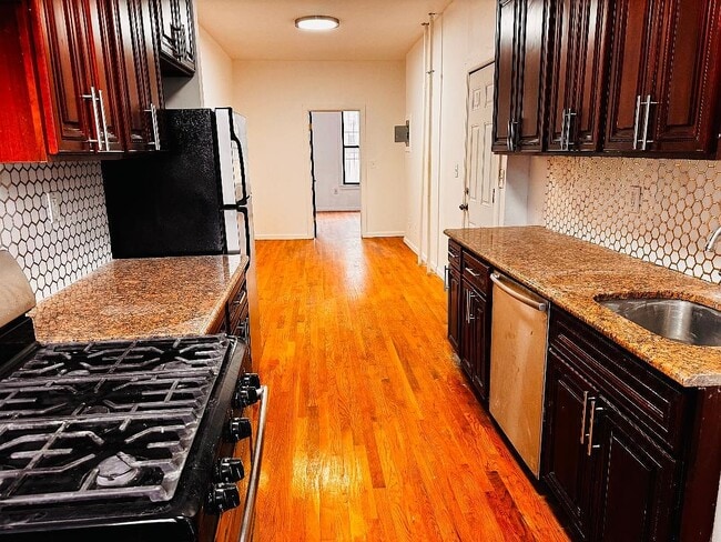 3054 Inez St in Los Angeles, CA - Building Photo - Building Photo