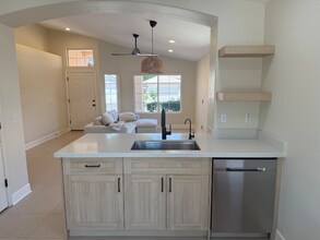 219 W Helena Dr in Phoenix, AZ - Building Photo - Building Photo
