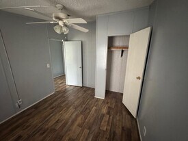 702 Burning Arrow Pl in Plant City, FL - Building Photo