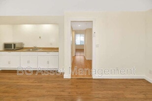 961 Barkley Ct in Pinole, CA - Building Photo