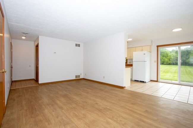 219 Coulter St in Creston, OH - Building Photo - Building Photo